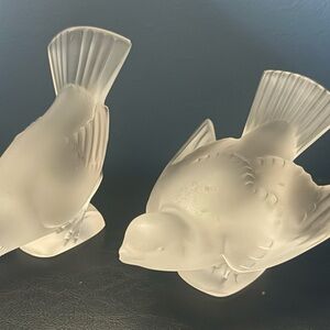Lalique Frosted Glass Dove Pair in Soft Cream